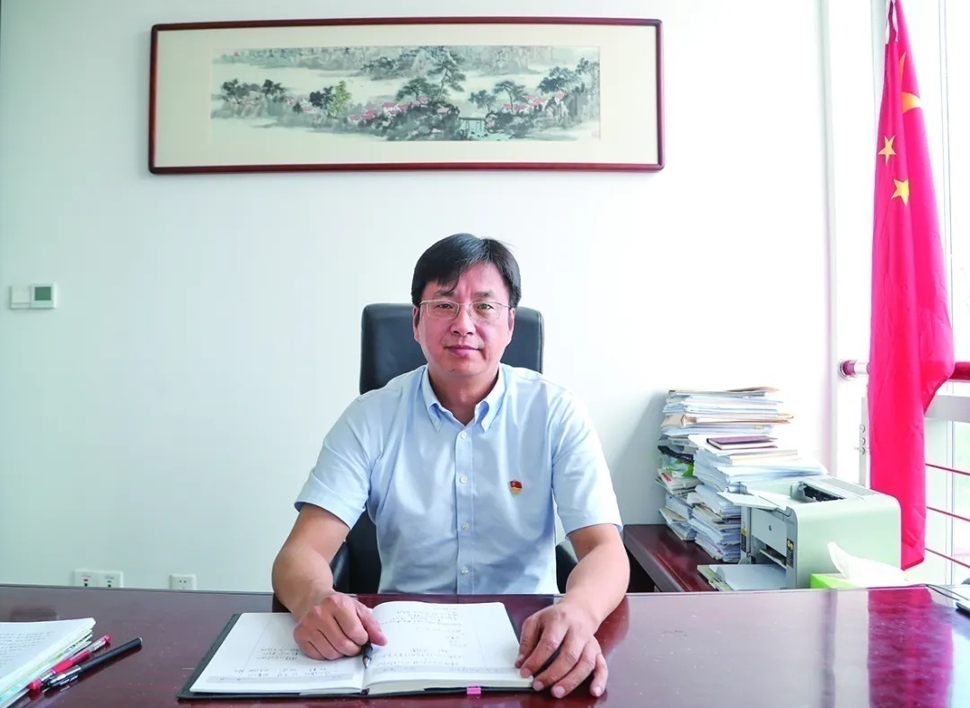 中心主任,柯桥传媒集团董事长邹文伟表示:"媒体融合