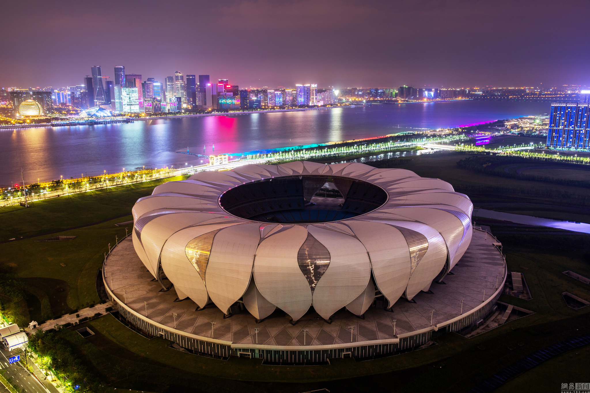 杭州钱江新城亮起灯光秀迎g20峰会