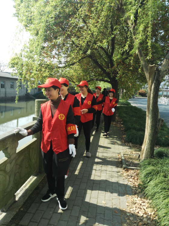 姑娘桥村:姐妹携手护家园