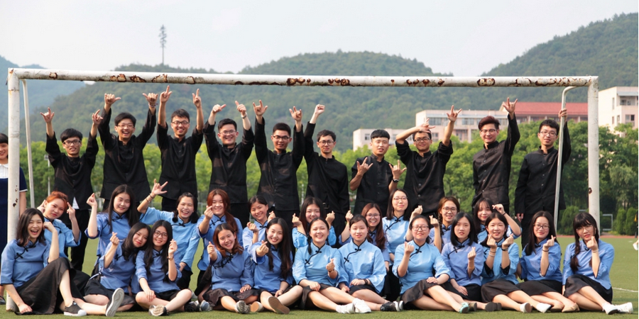 秀出最美青春 临安大学生毕业照走起民国风