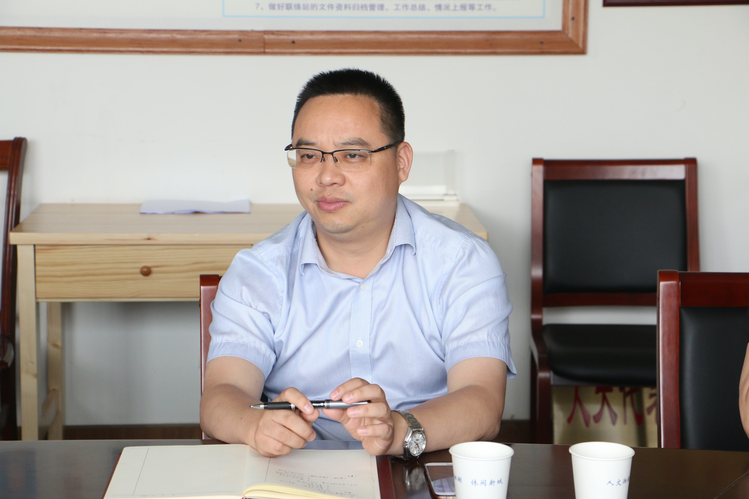 湘湖(闻堰)人大主任徐雪荣汇报人大工作情况.
