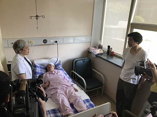 浙江首例52岁极高龄孕妇成功产下龙凤胎