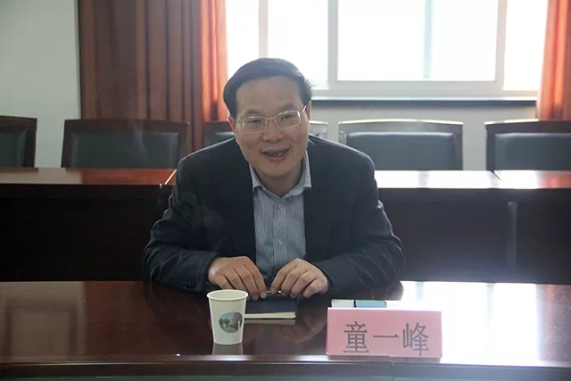 区委常委,统战部长童一峰听取民声