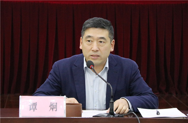 共谱实干最强音靖江召开村社区工作交流会