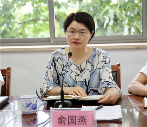 镇长俞国燕讲话镇长俞国燕分析当前工作存在的不足,并提出工作要求