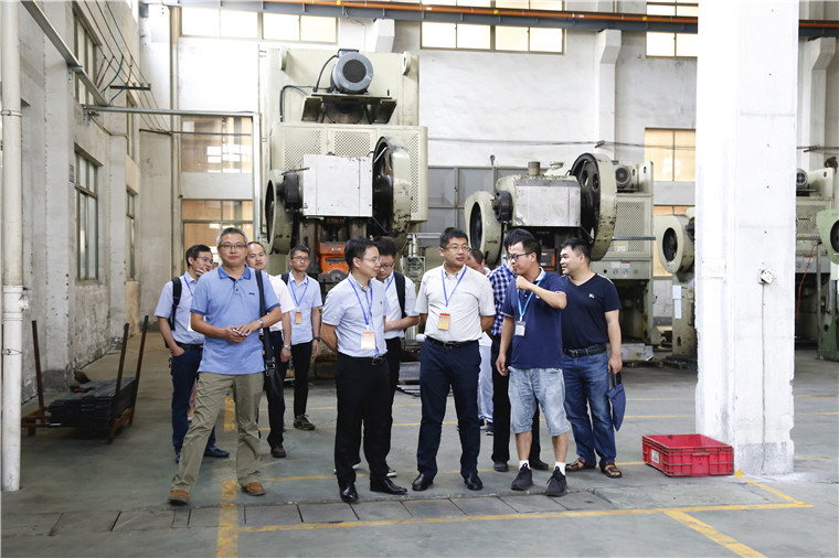 由浙江工业大学机械工程学院副院长谭大鹏教授率领的浙工大教授博士团