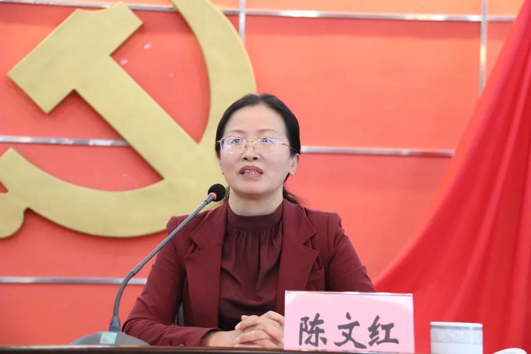 区委组织部副部长,区委老干部局局长陈文红,区委老干部局副局长高宾琪