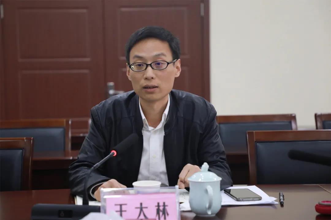 镇党委副书记,镇长王大林强调村社换届纪律,部署当前重点工作jpg