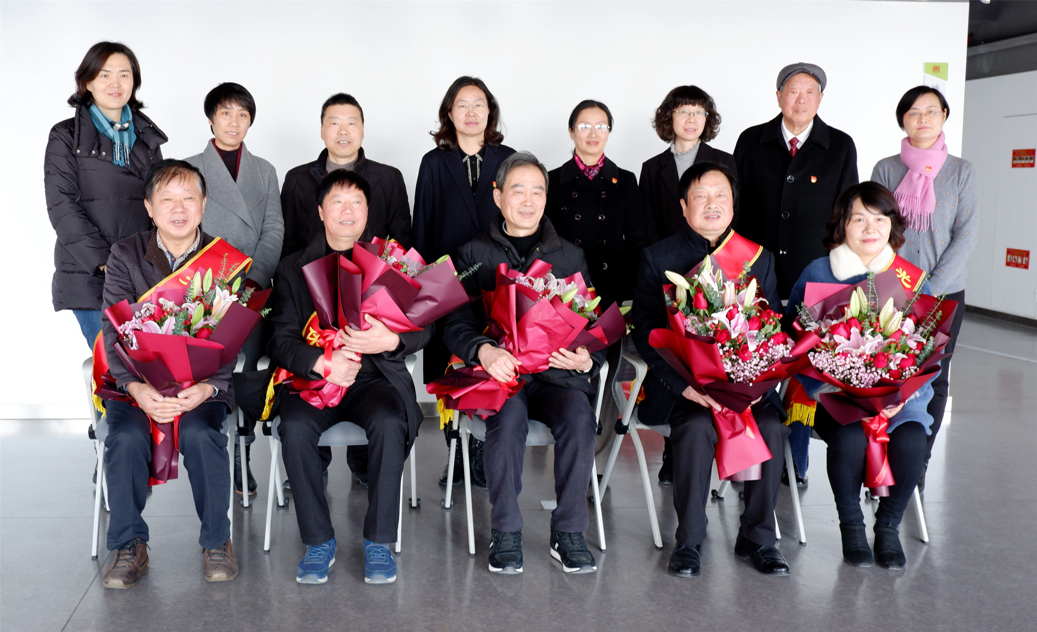 一场温馨的机关退休干部集体荣退仪式在此上演