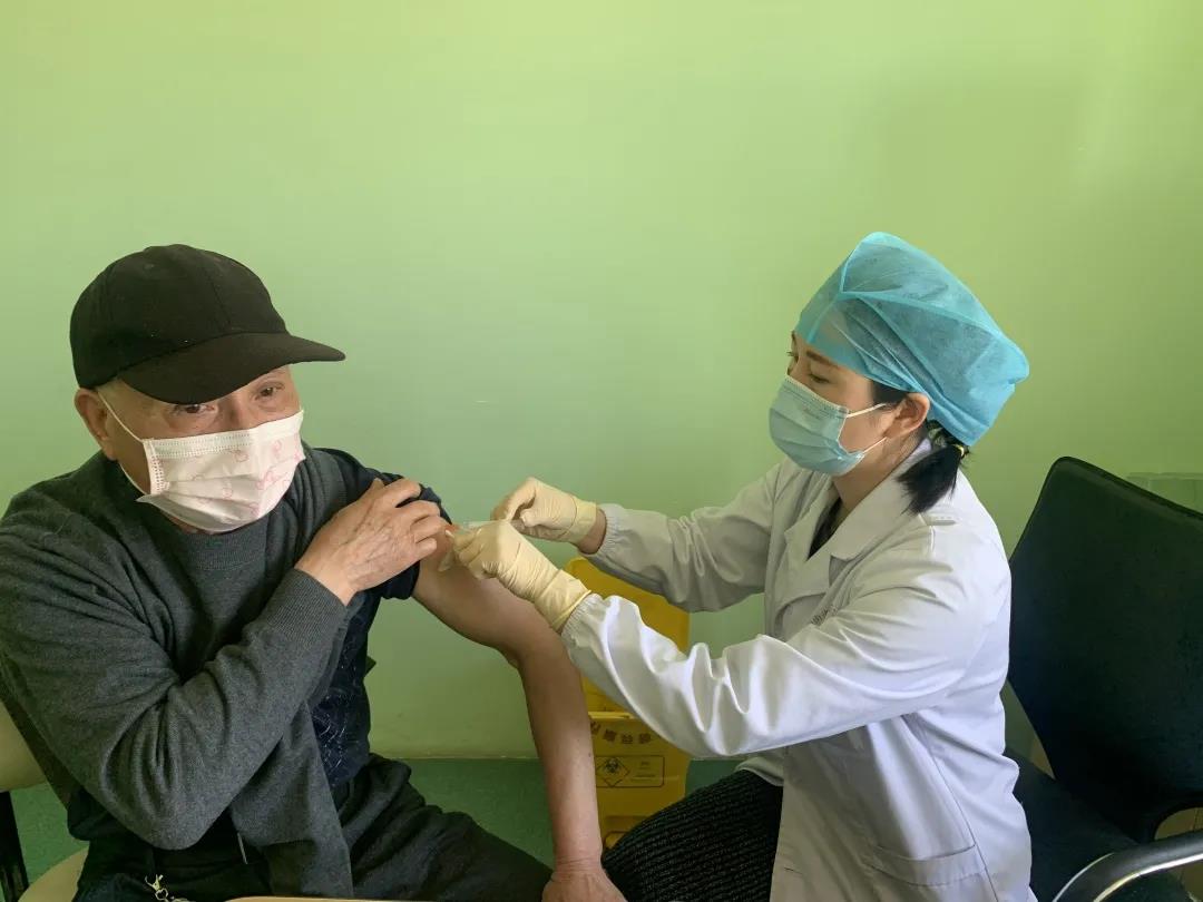 筑牢全民免疫屏障 | 蜀山街道积极有序推进新冠疫苗接种工作