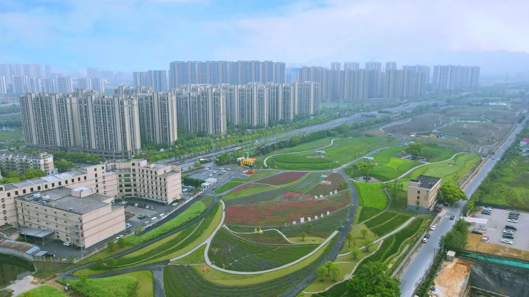 萧山区美丽田园蜀山启动段(湘蜀田园)项目最近悄然开放,吸引了周边