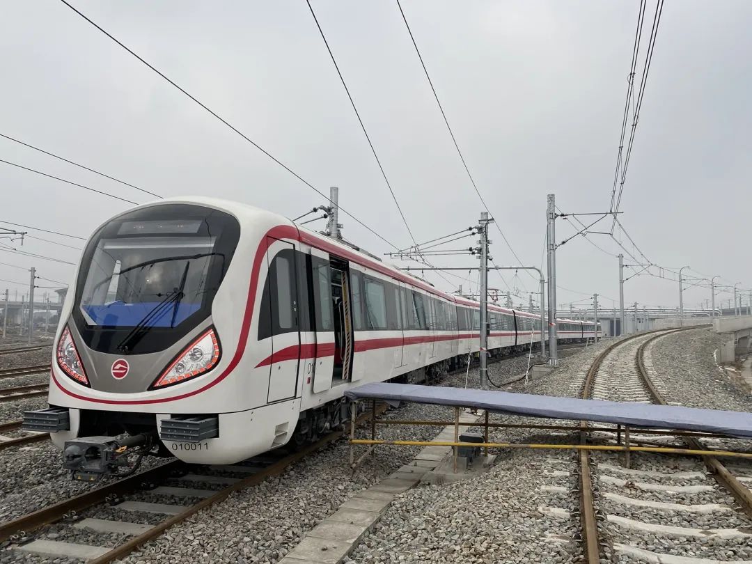 今后,杭州市民想去绍兴会非常方便: 乘坐地铁5号线到达姑娘桥站,不用