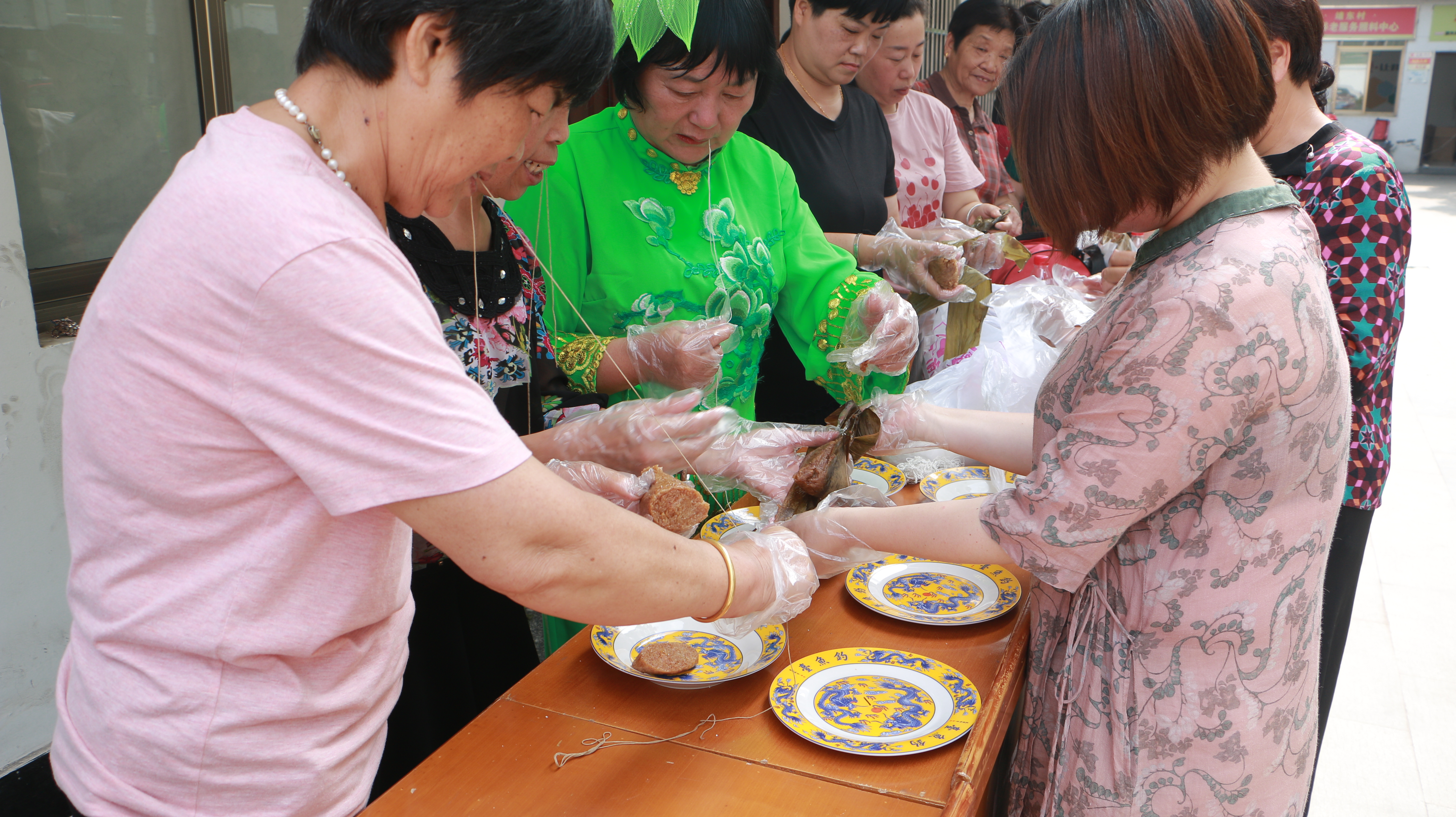 靖江街道靖东村举行端午文艺活动暨学童开蒙仪式