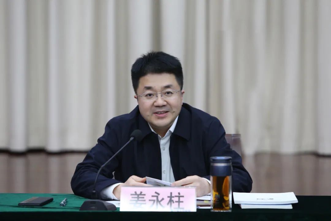 区委副书记,代区长姜永柱到戴村调研