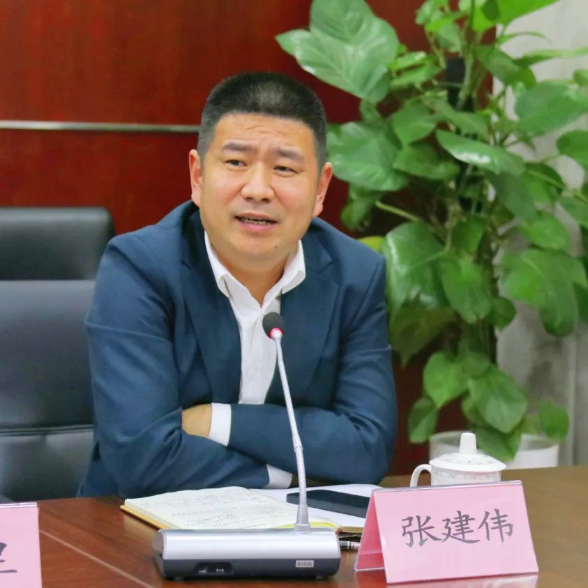 街道人大工委主任徐利锋,街道党工委副书记张丹,街道党工委委员,纪