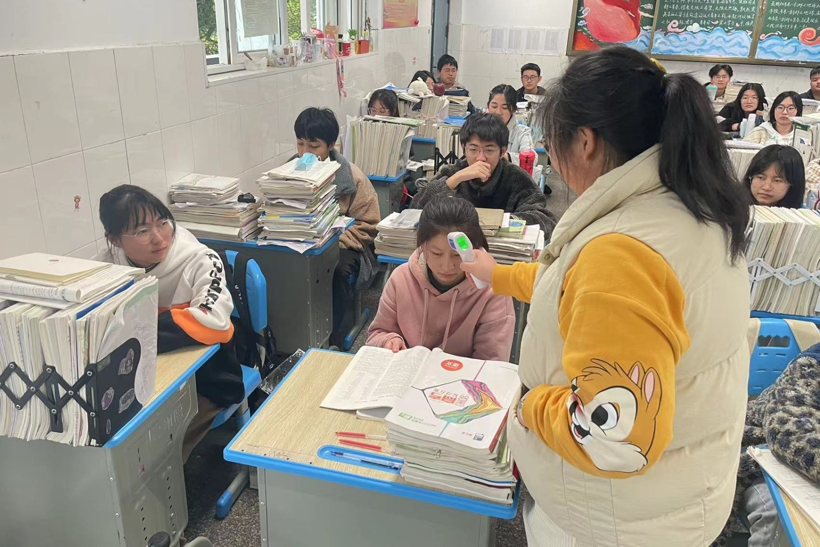 衢江杜泽中学开展新冠肺炎疫情防控综合演练