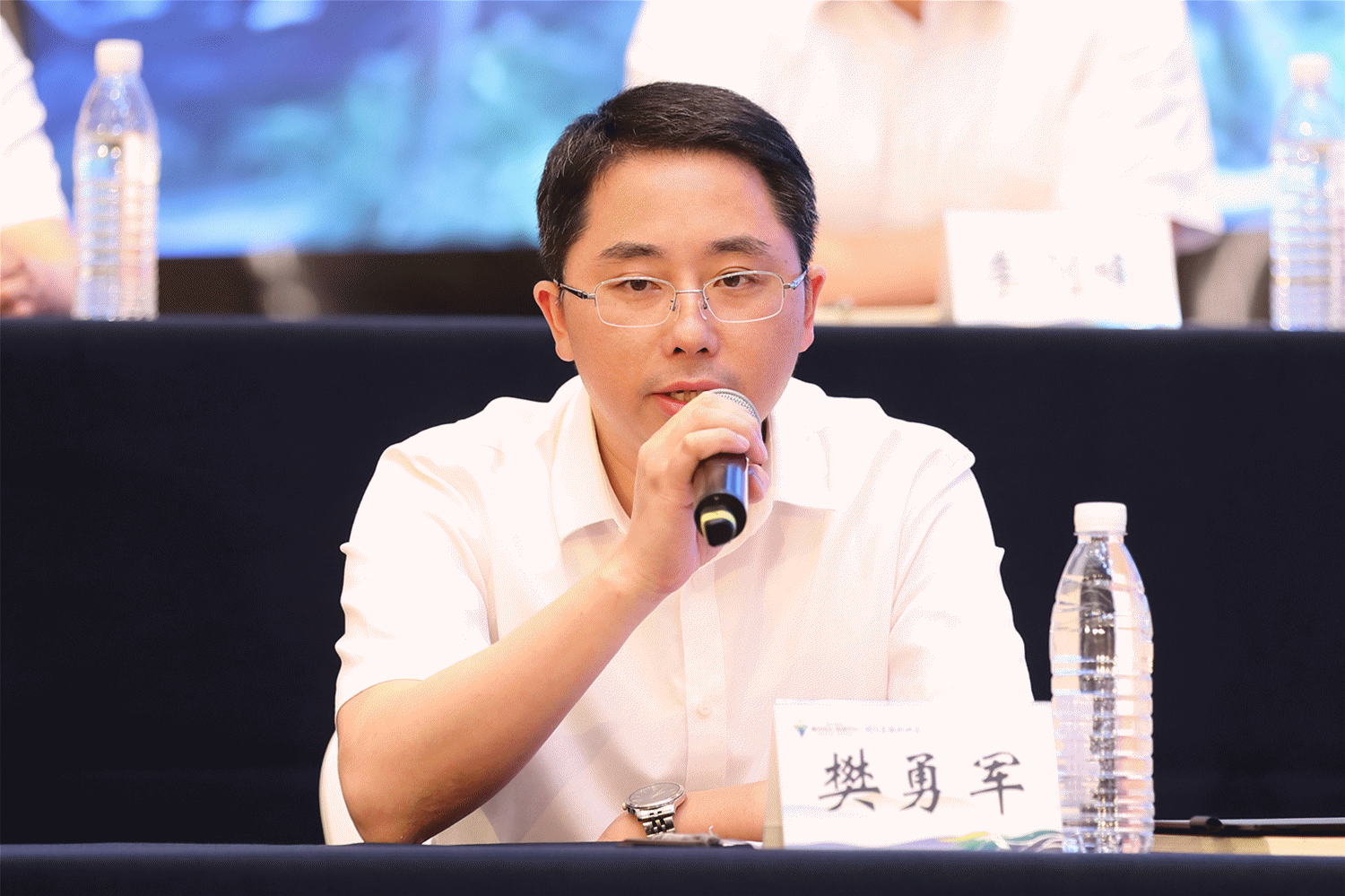 聚焦六治六提推动争先创优丨请人民阅卷问政开化辛辣开问