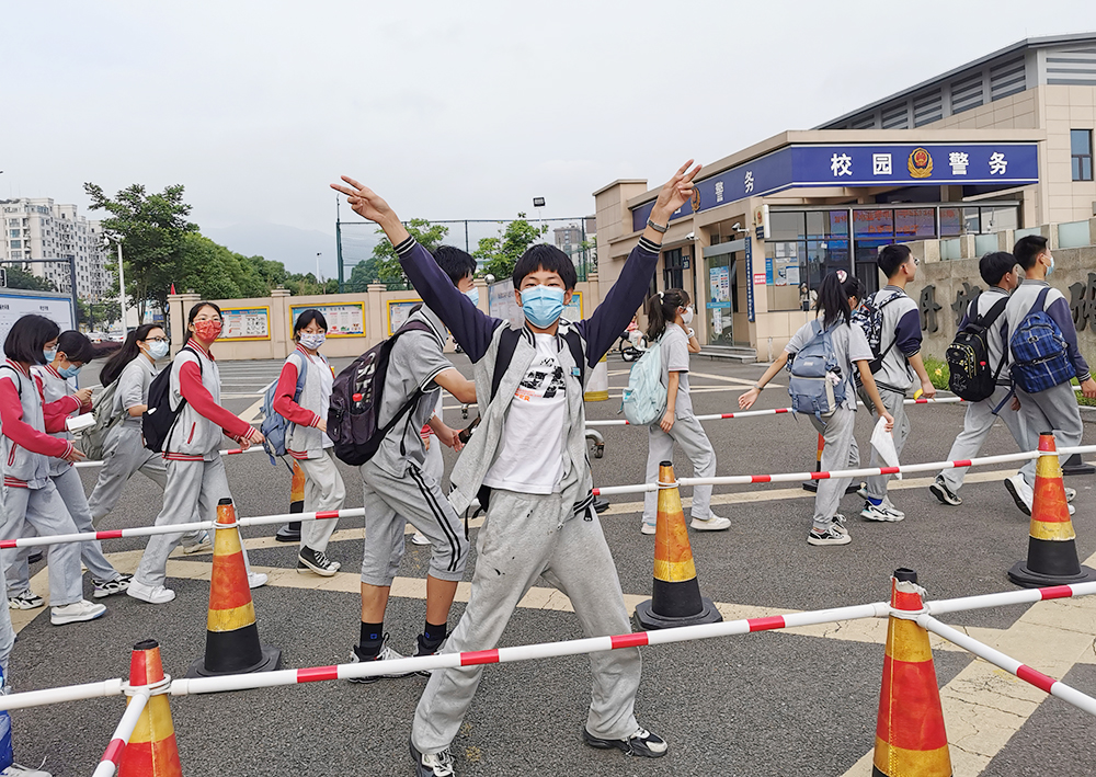 石浦设2个考点:荔港学校和石浦中学.