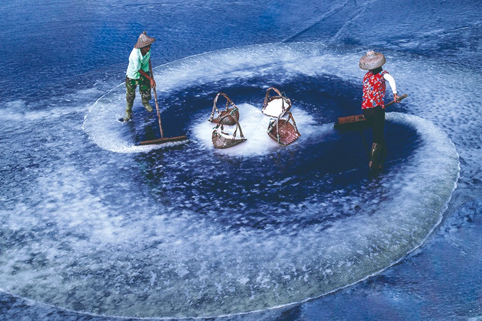 去高塘岛看骄阳煮海晒盐阿伯喊你当岛民啦