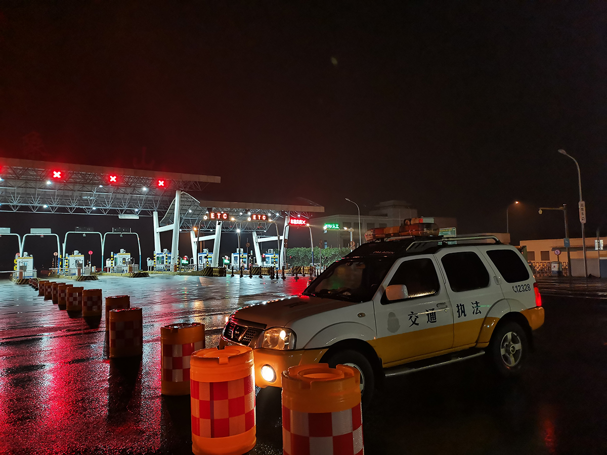 象山严守高速卡口全力把好入城关